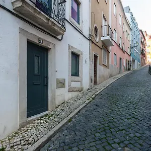 https://feels-like-home-liberdade-contemporary-flat.hotels-lisbon-portugal.com