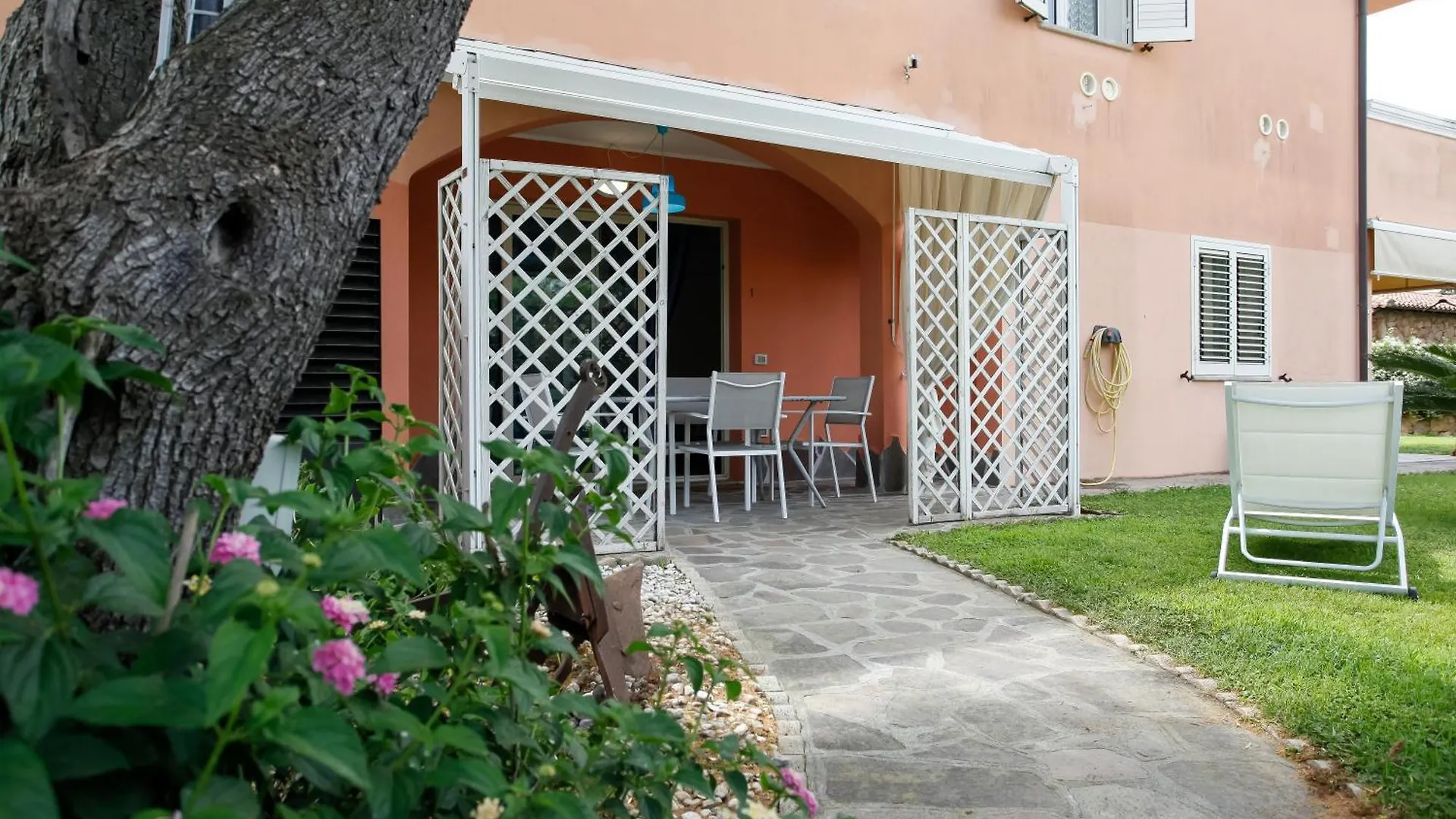 Residence Le Colonnine San Teodoro  Italy